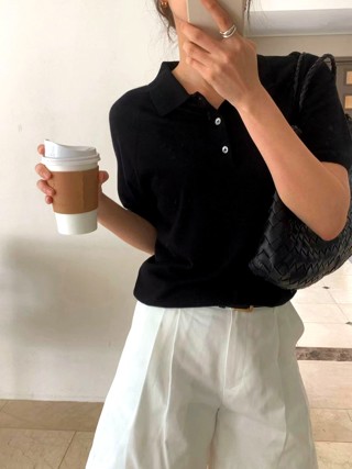 黑色