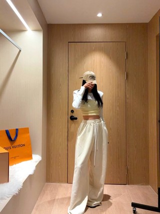 白色