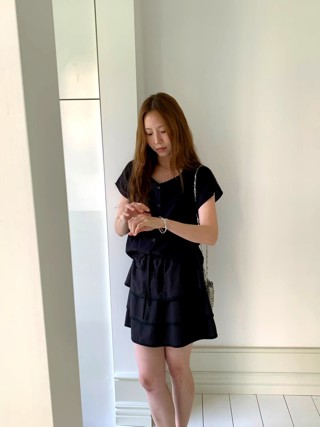 黑色