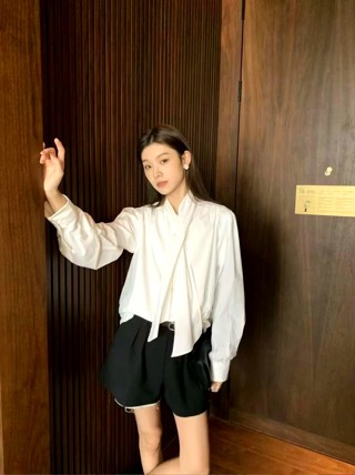 白色