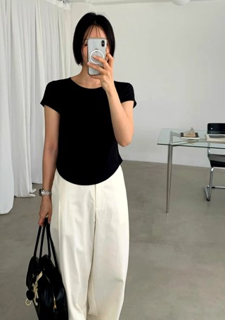 黑色