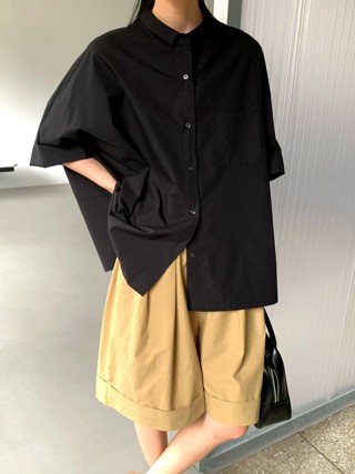 黑色