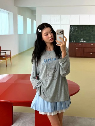 灰色