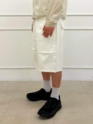 白色