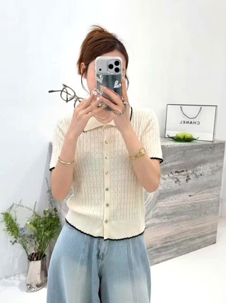 白色