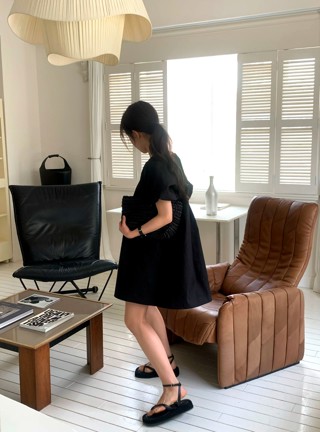 黑色
