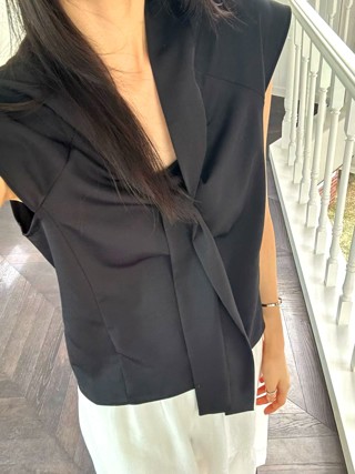 黑色