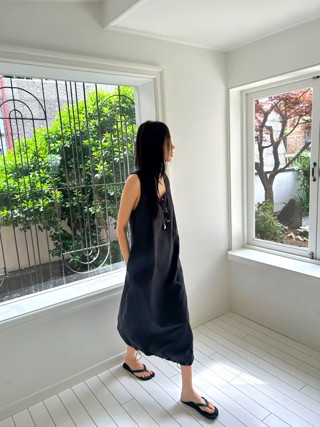 黑色