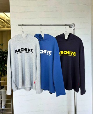 灰色