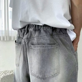 灰色