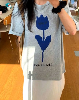 灰色