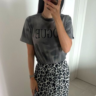 灰色
