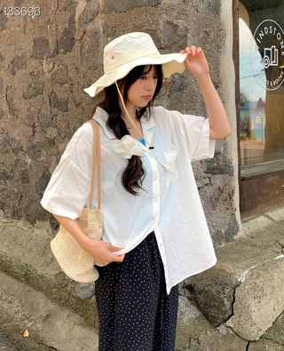 白色