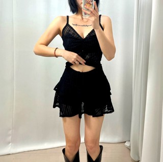 黑色