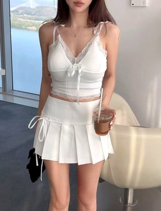 白色