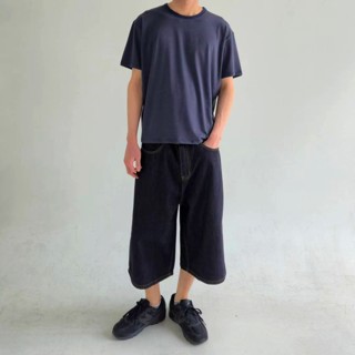 深蓝色