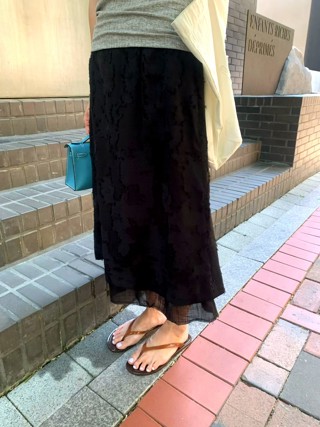 灰色