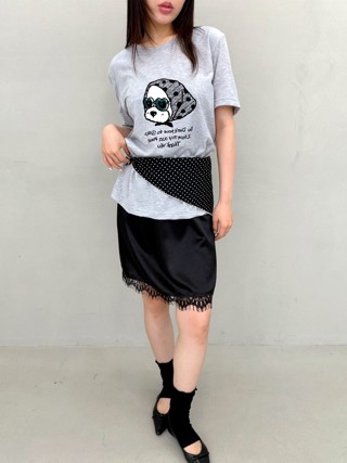 灰色