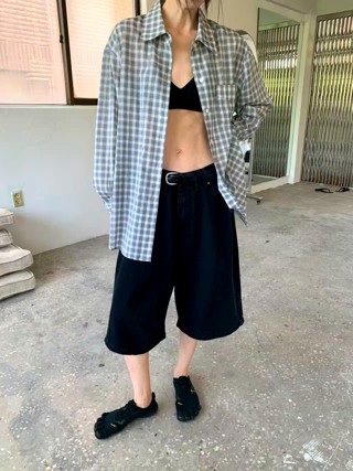 灰色