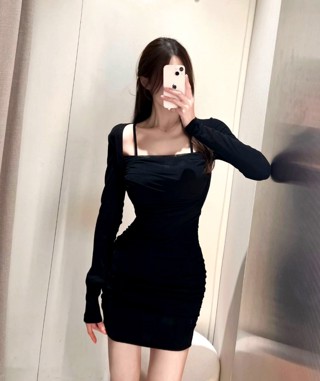黑色