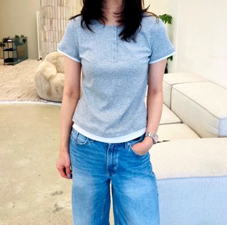 灰色