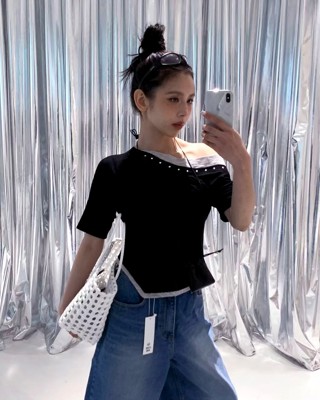 黑色