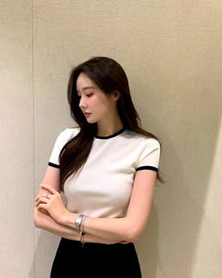 白色