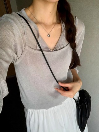 灰色