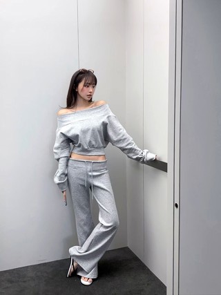 灰色