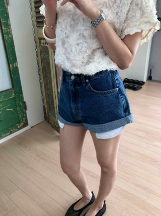 蓝色