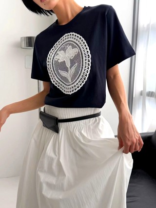 黑色