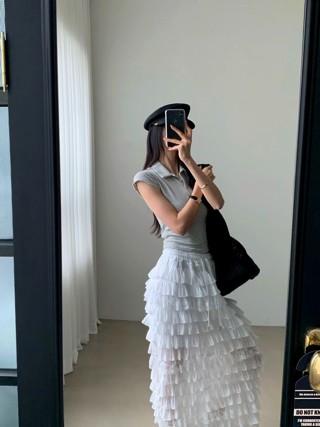 灰色