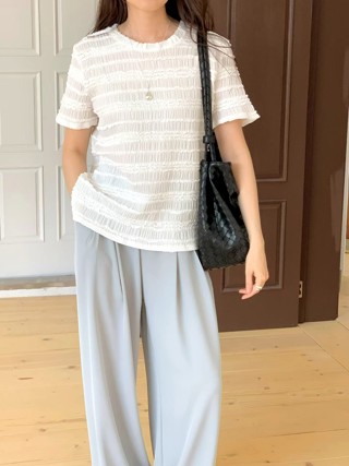 白色