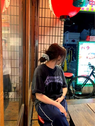 黑色
