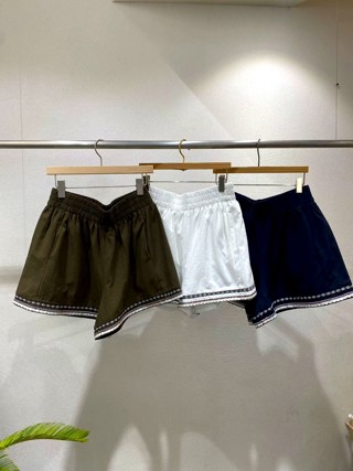 白色