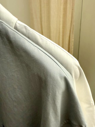 灰色