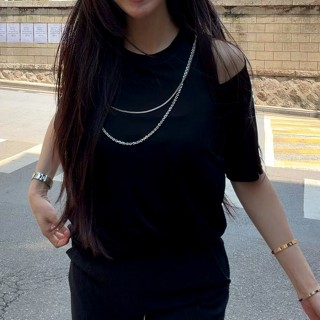 黑色