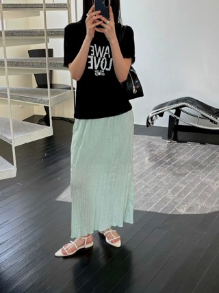 黑色