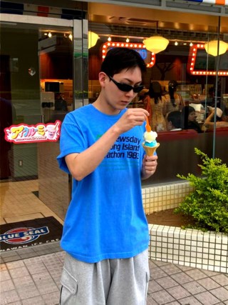 蓝色