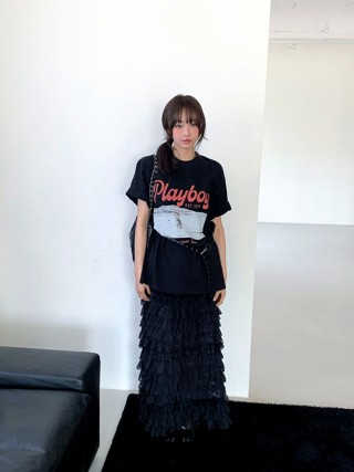 黑色