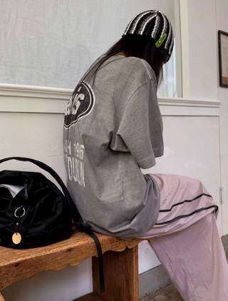 灰色
