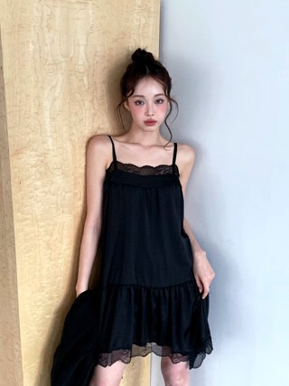 黑色