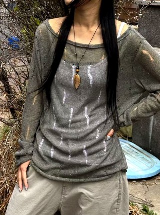 灰色