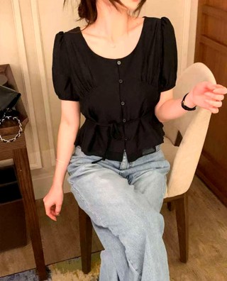 黑色