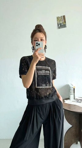 黑色