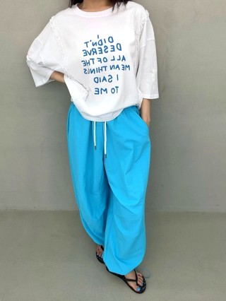 蓝色