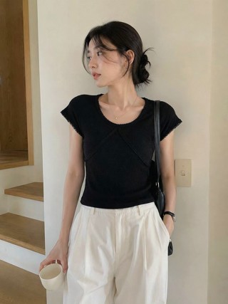 黑色