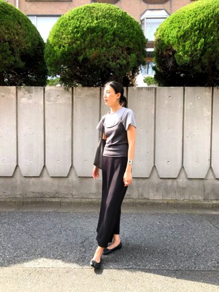 灰色