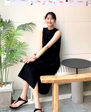 黑色