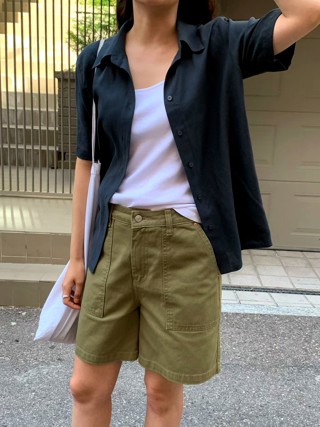黑色